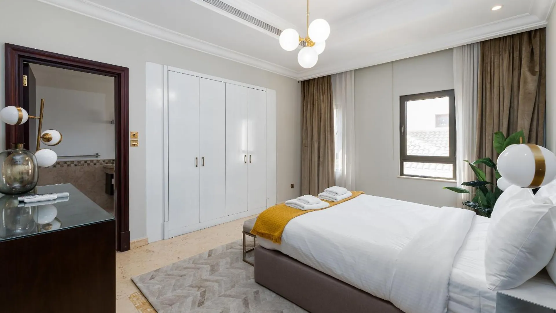 Frond D, Beachfront Villa, Palm Jumeirah - Mint Stay Homes Дубай 0*,  ОАЭ