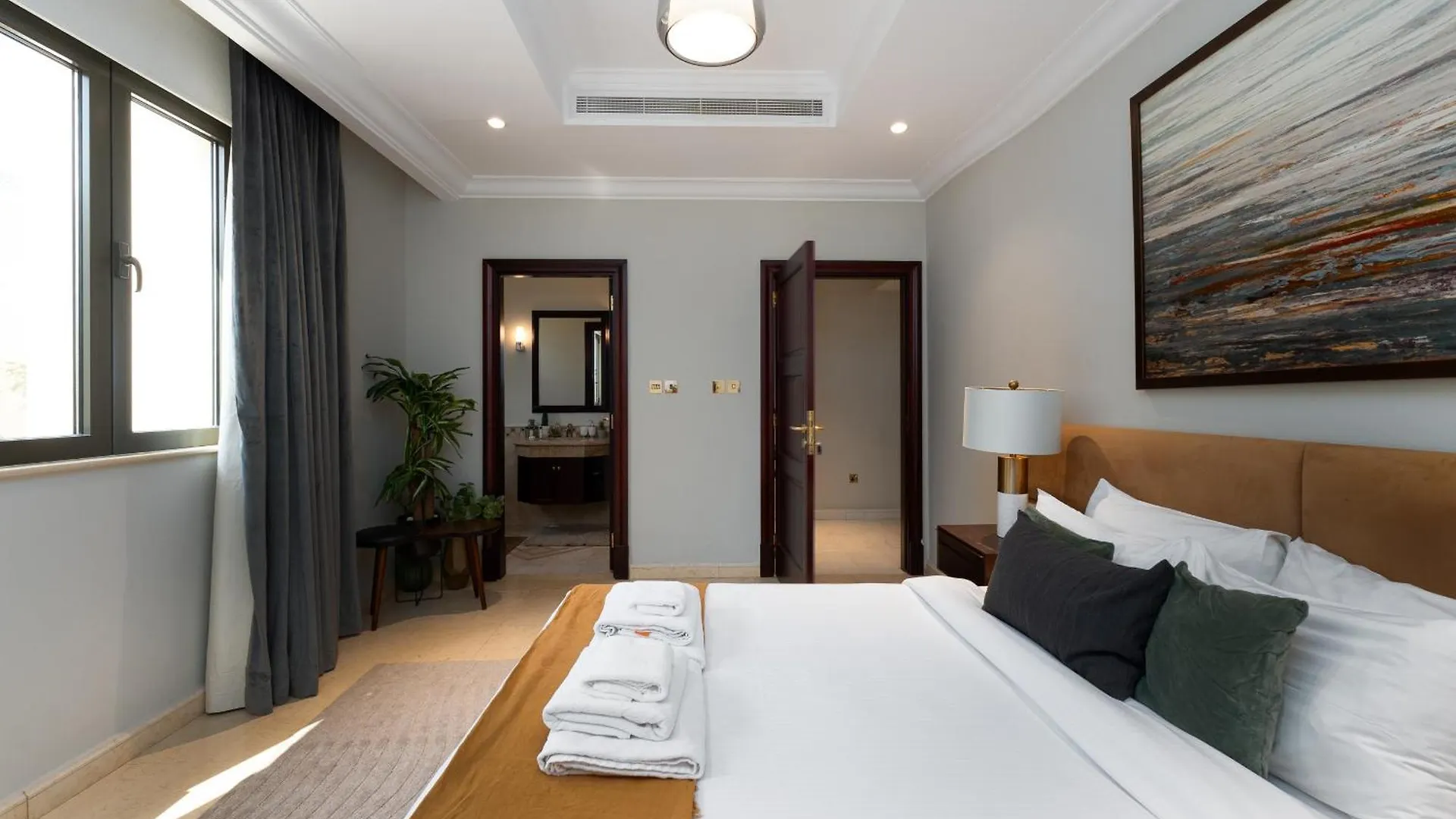 Вилла Frond D, Beachfront Villa, Palm Jumeirah - Mint Stay Homes Дубай