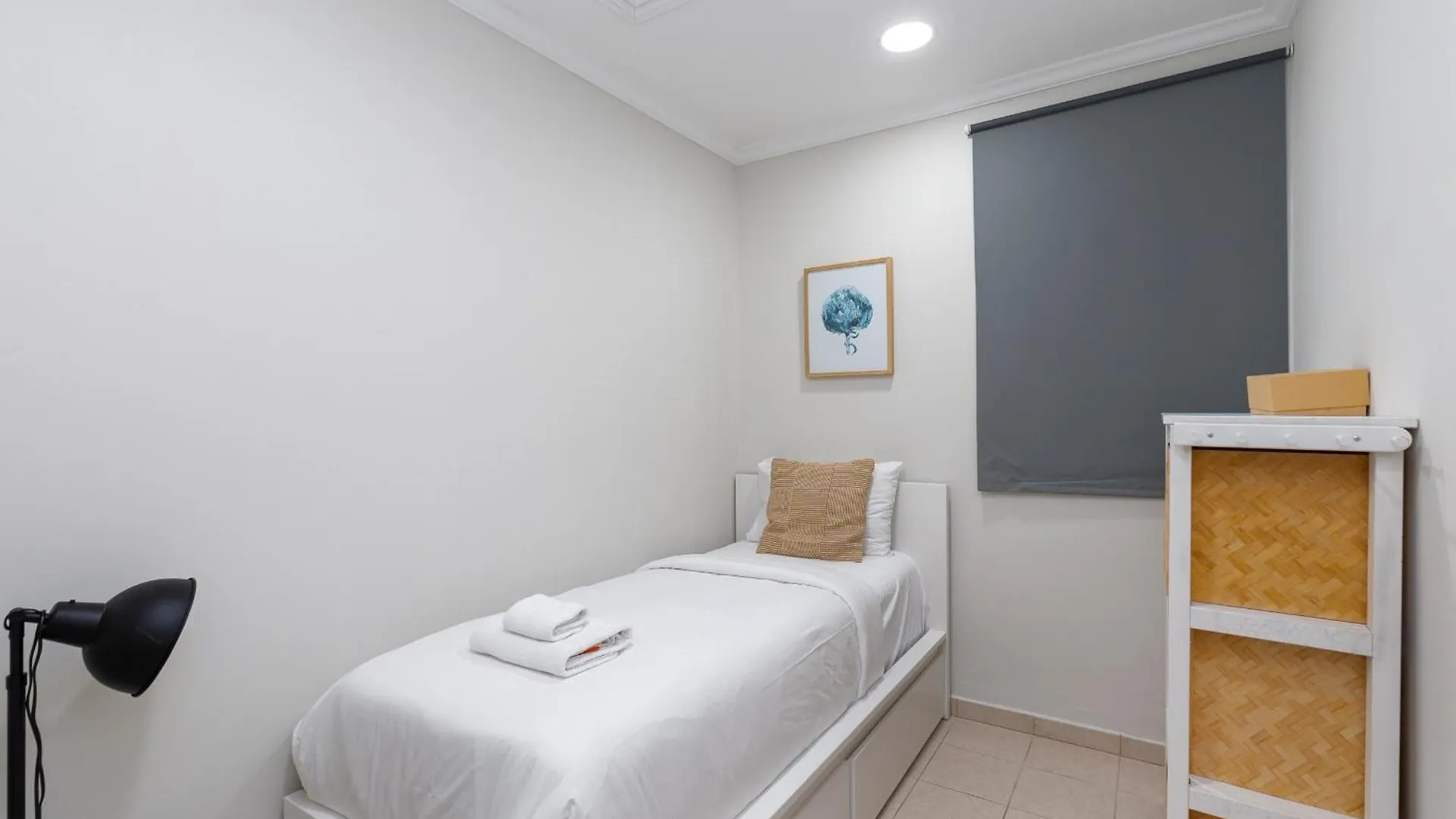 Frond D, Beachfront Villa, Palm Jumeirah - Mint Stay Homes Дубай Вилла