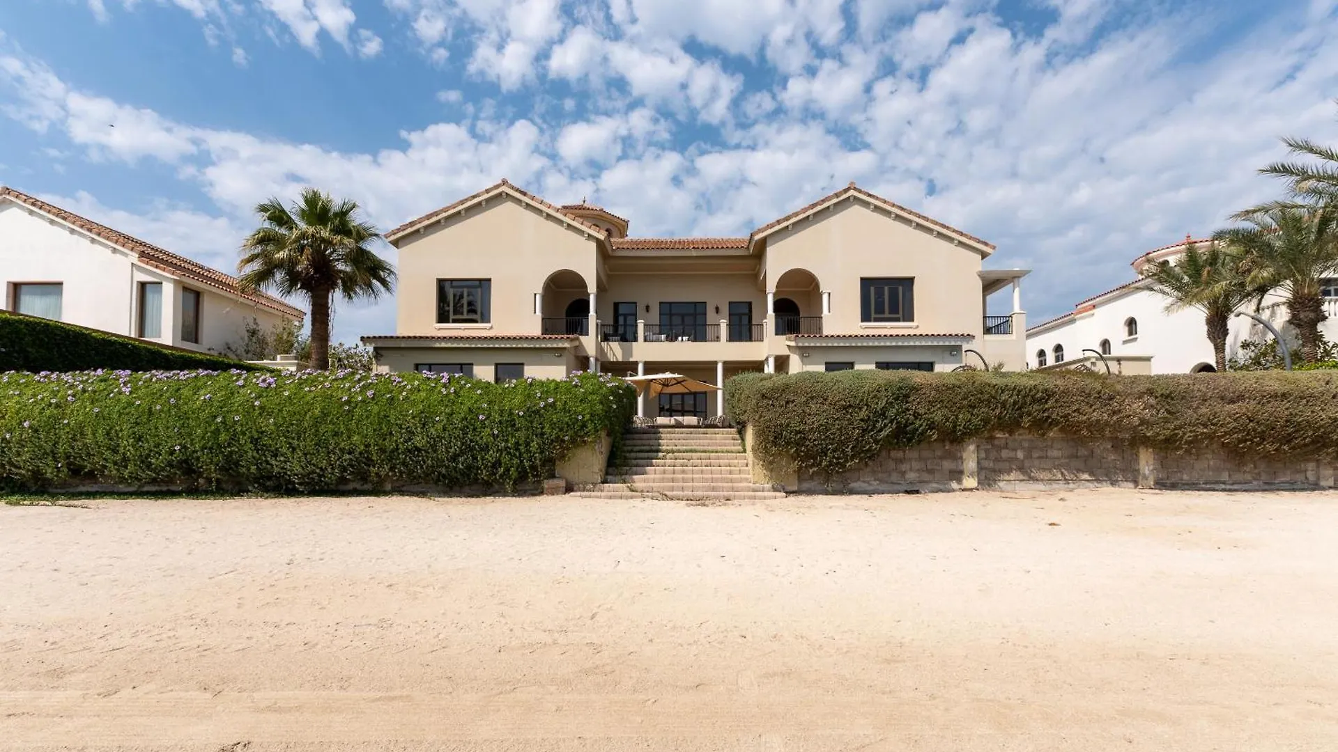 Frond D, Beachfront Villa, Palm Jumeirah - Mint Stay Homes Дубай 0*,