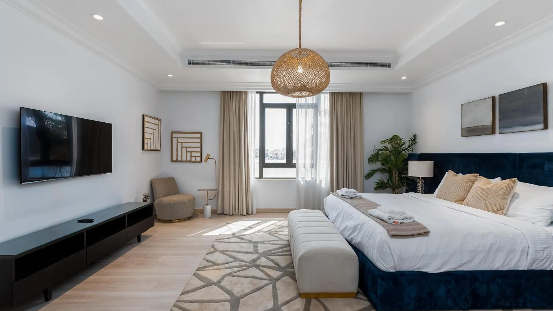 Frond D, Beachfront Villa, Palm Jumeirah - Mint Stay Homes Dubai Villa