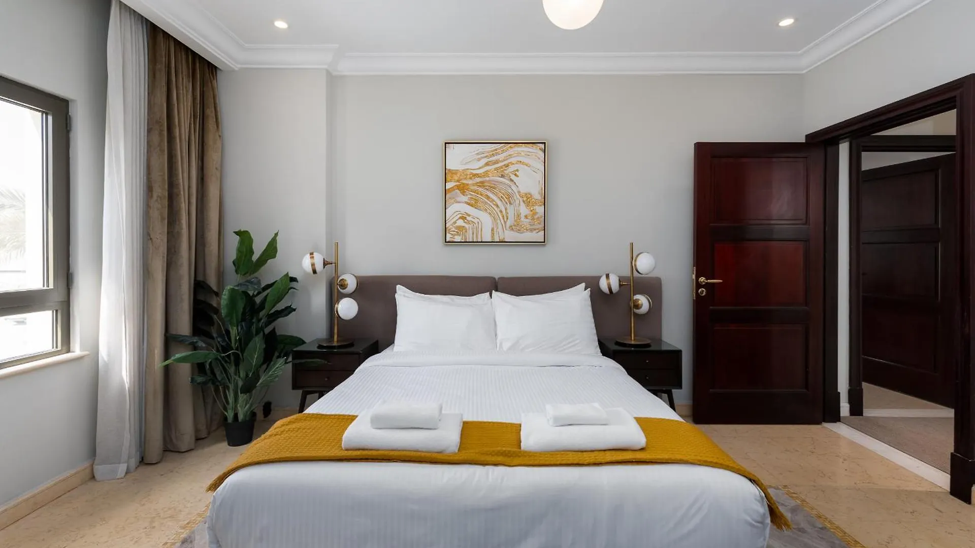 Frond D, Beachfront Villa, Palm Jumeirah - Mint Stay Homes Dubai Villa