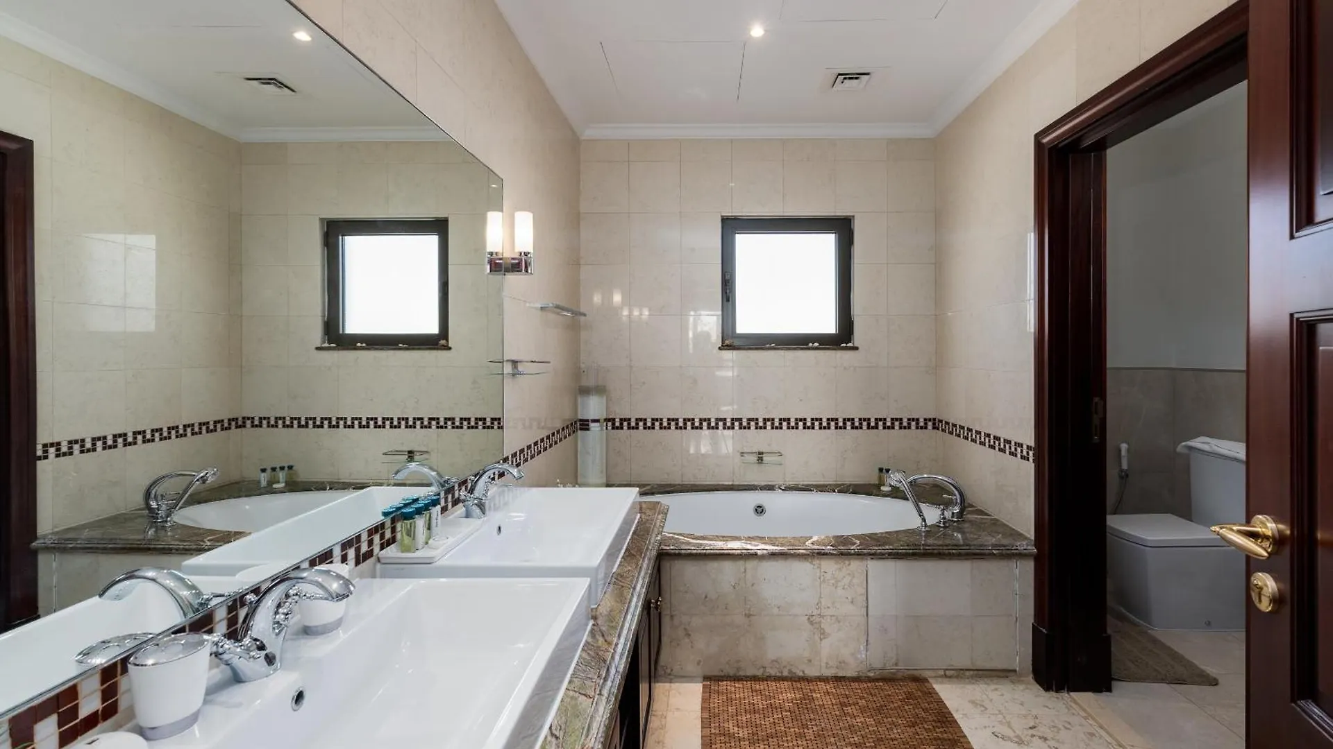 Frond D, Beachfront Villa, Palm Jumeirah - Mint Stay Homes Dubai 0*,