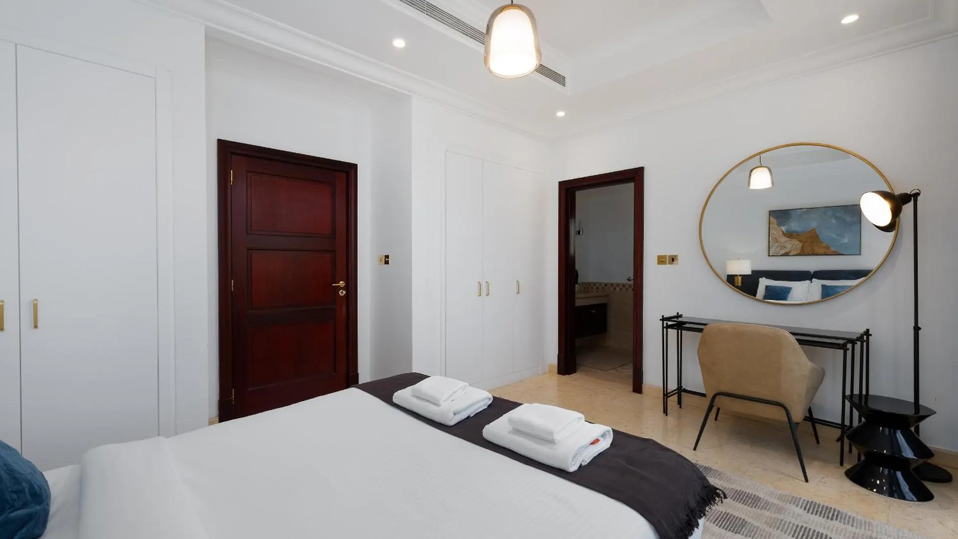 Frond D, Beachfront Villa, Palm Jumeirah - Mint Stay Homes Dubai Villa