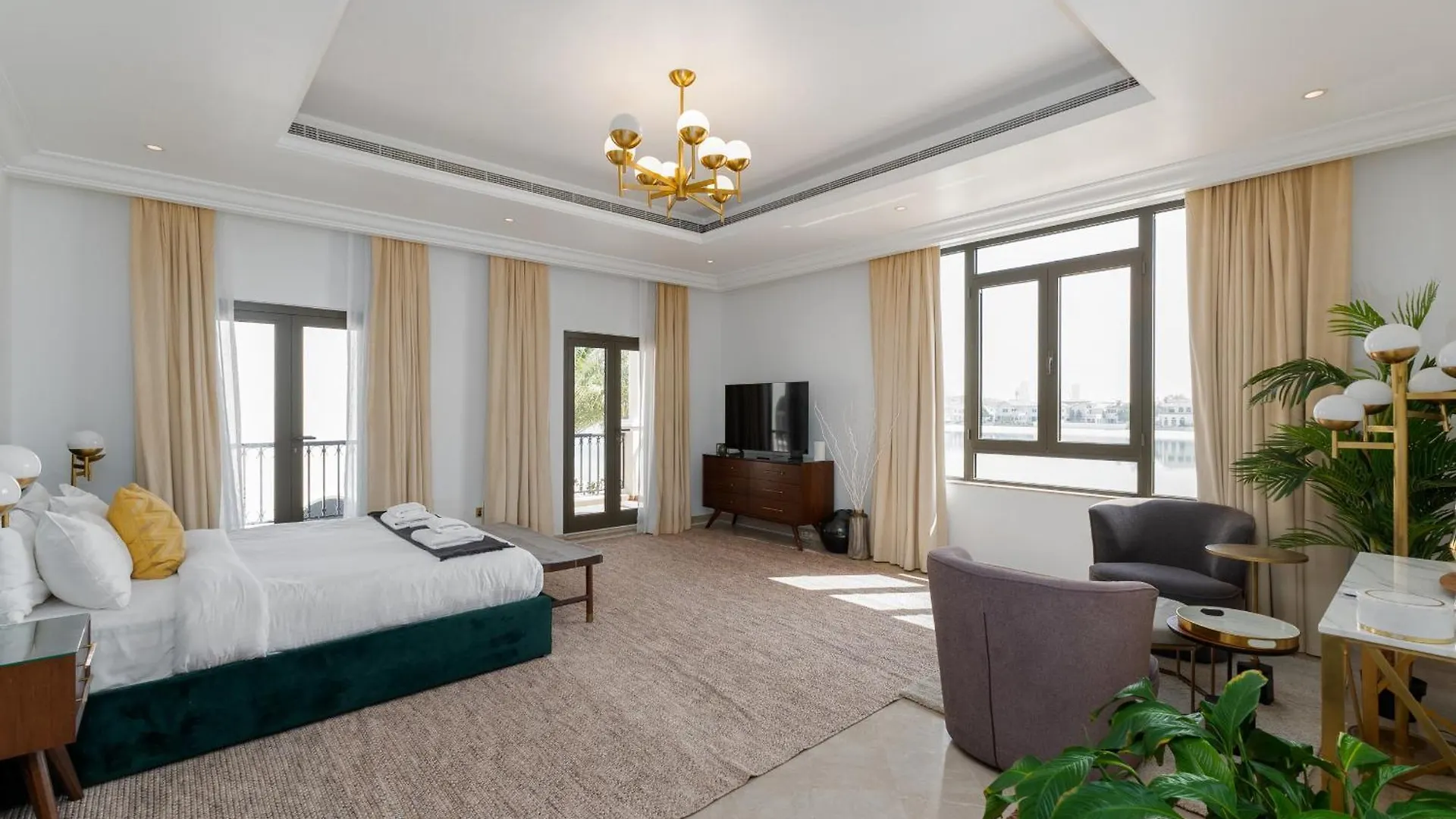 Frond D, Beachfront Villa, Palm Jumeirah - Mint Stay Homes Dubai
