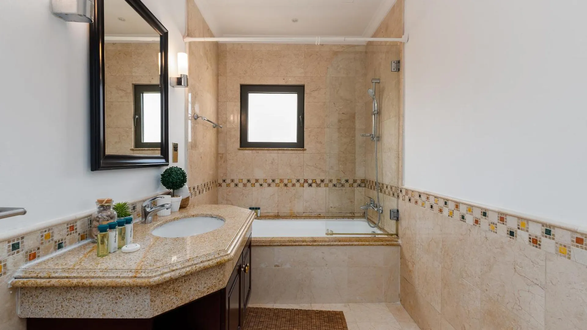 Frond D, Beachfront Villa, Palm Jumeirah - Mint Stay Homes Dubai Villa