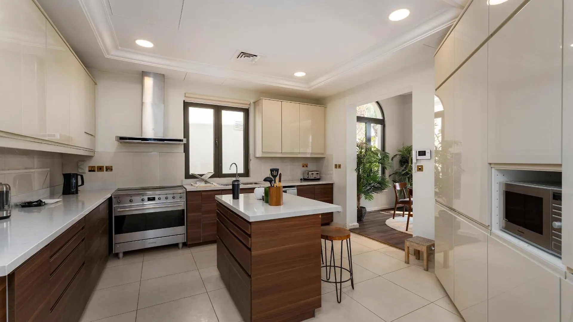 Villa Frond D, Beachfront Villa, Palm Jumeirah - Mint Stay Homes Dubai Emirados Árabes Unidos