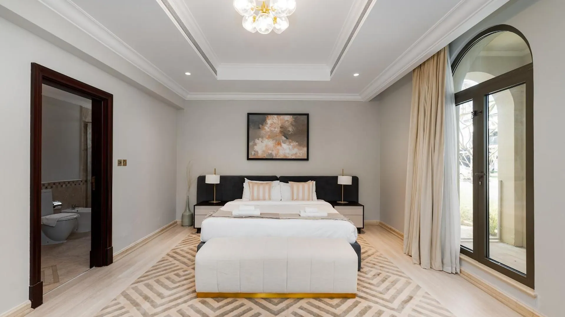 Villa Frond D, Beachfront Villa, Palm Jumeirah - Mint Stay Homes Dubai